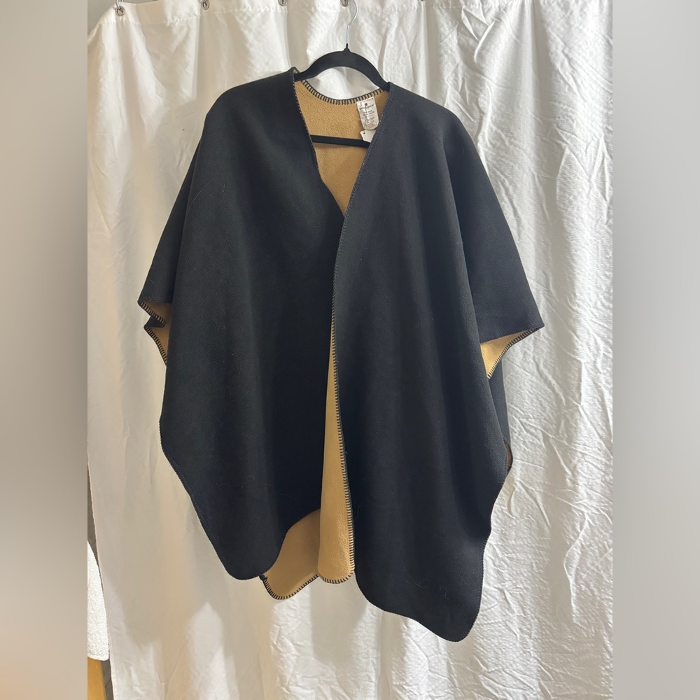 Woolrich Reversible Tan and Black Fleece Cape. One size.